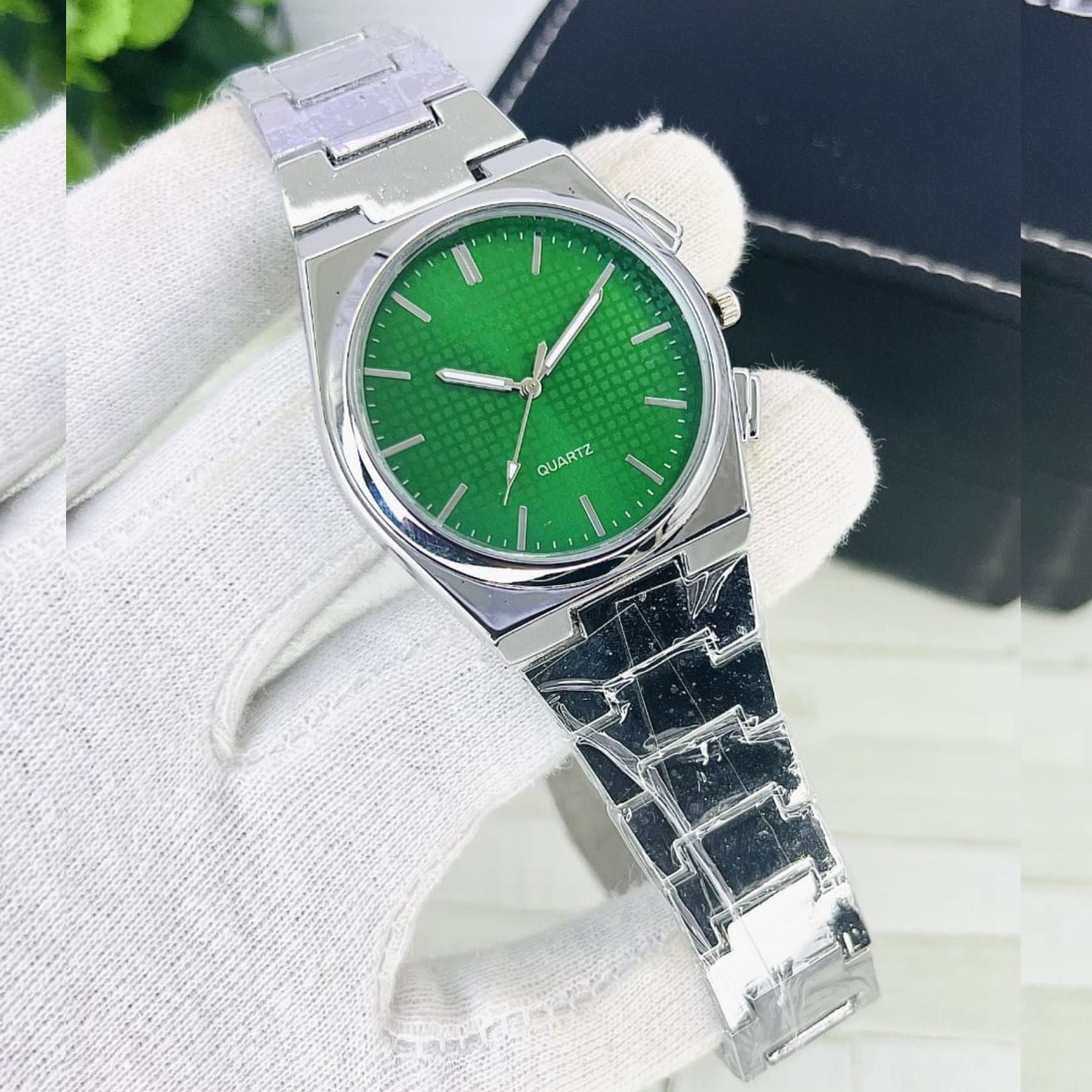 Classy Men's Quartz Watch – Stainless Steel Chain